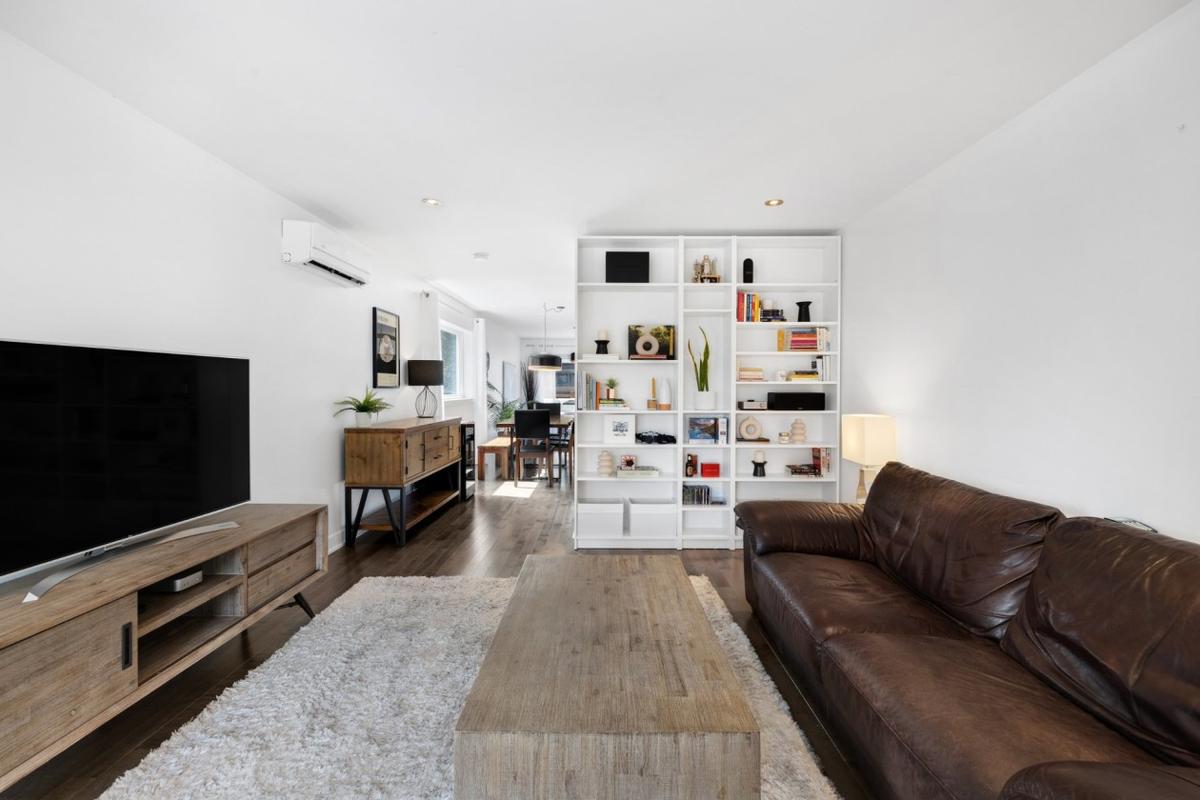 Autre angle du salon