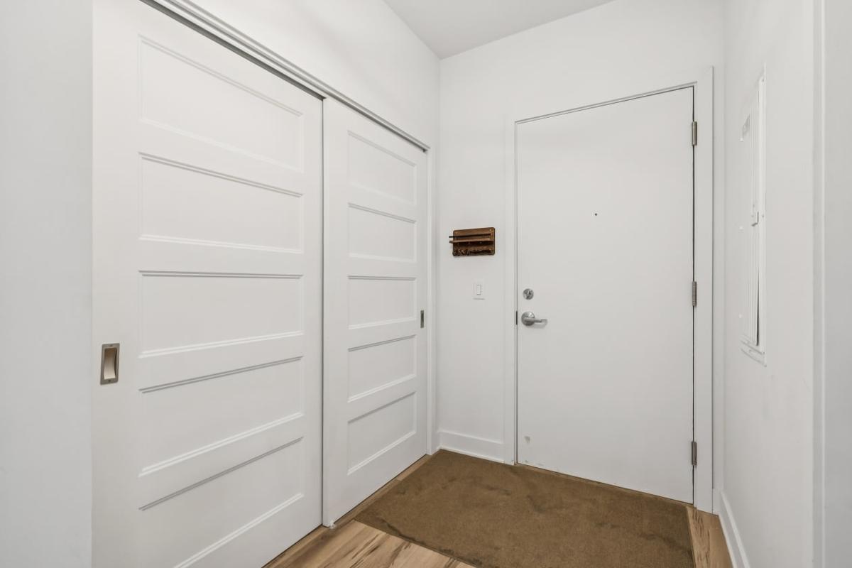 Balcon privé donnant sur le quartier