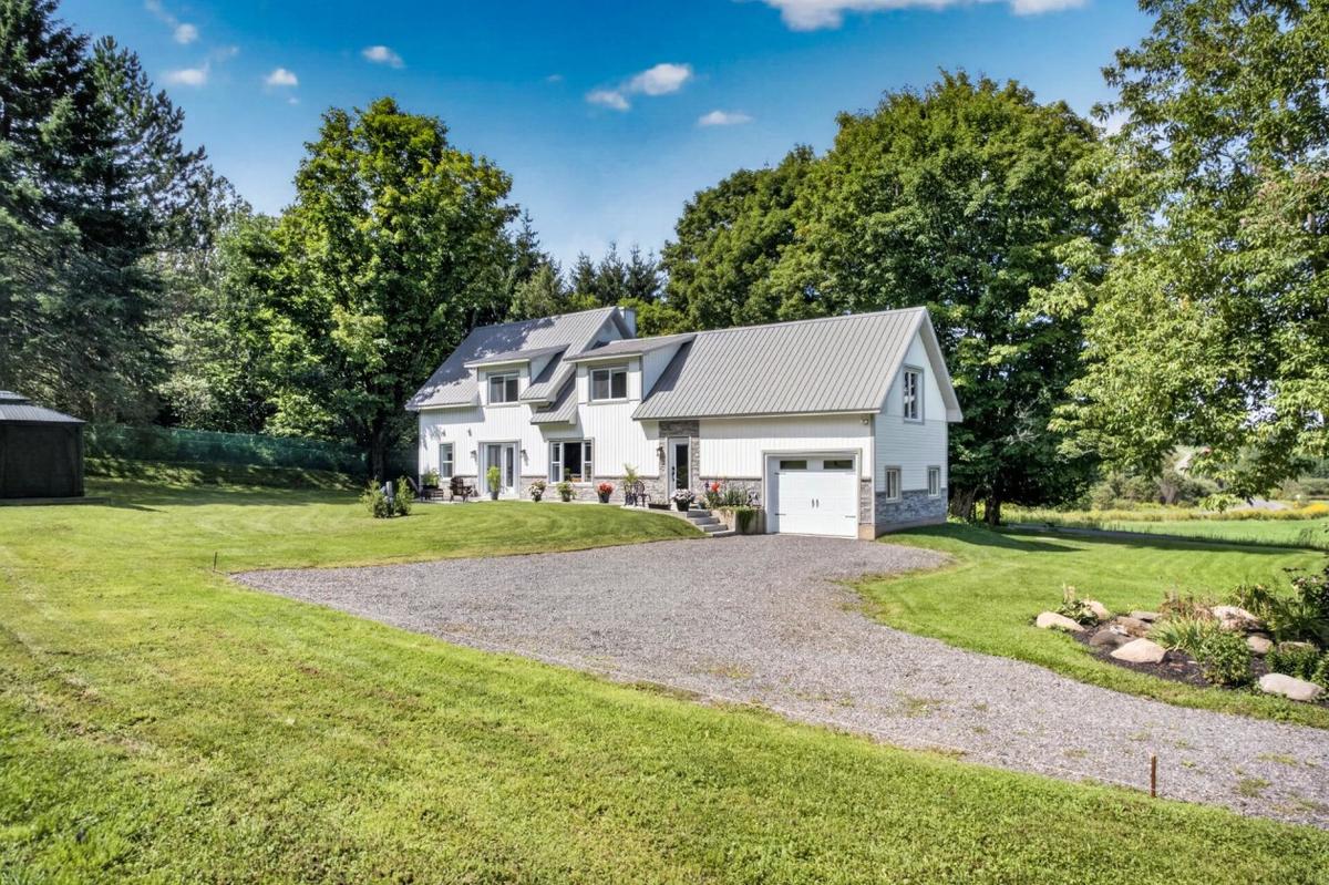 La propriété vue depuis le terrain