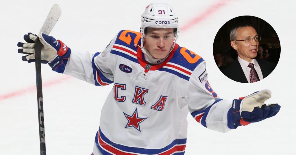 Ivan Demidov avec un chandail du SKA, Igor Larionov en miniature