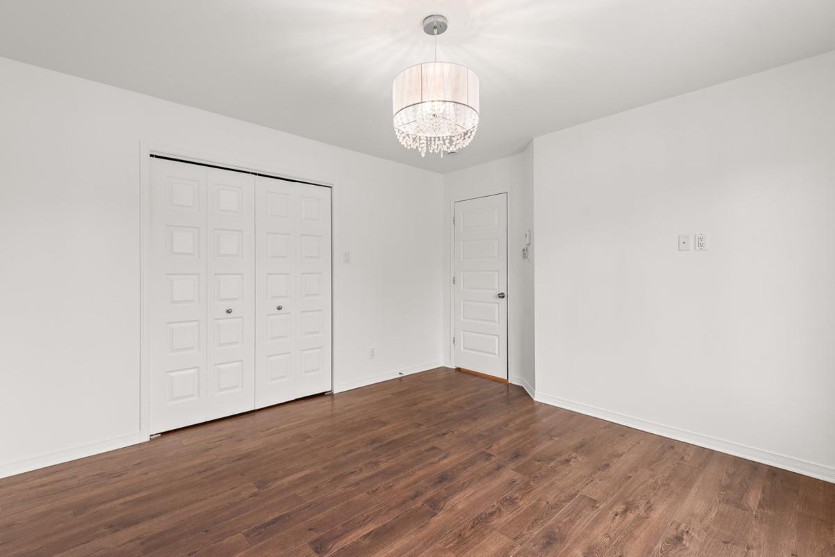 Autre angle de la chambre principale