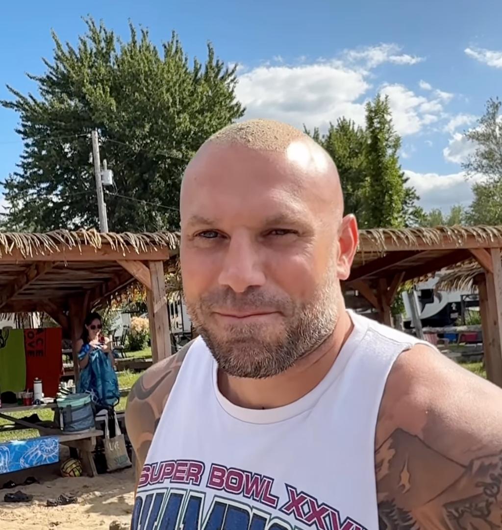 Étienne Boulay et ses nouveaux cheveux