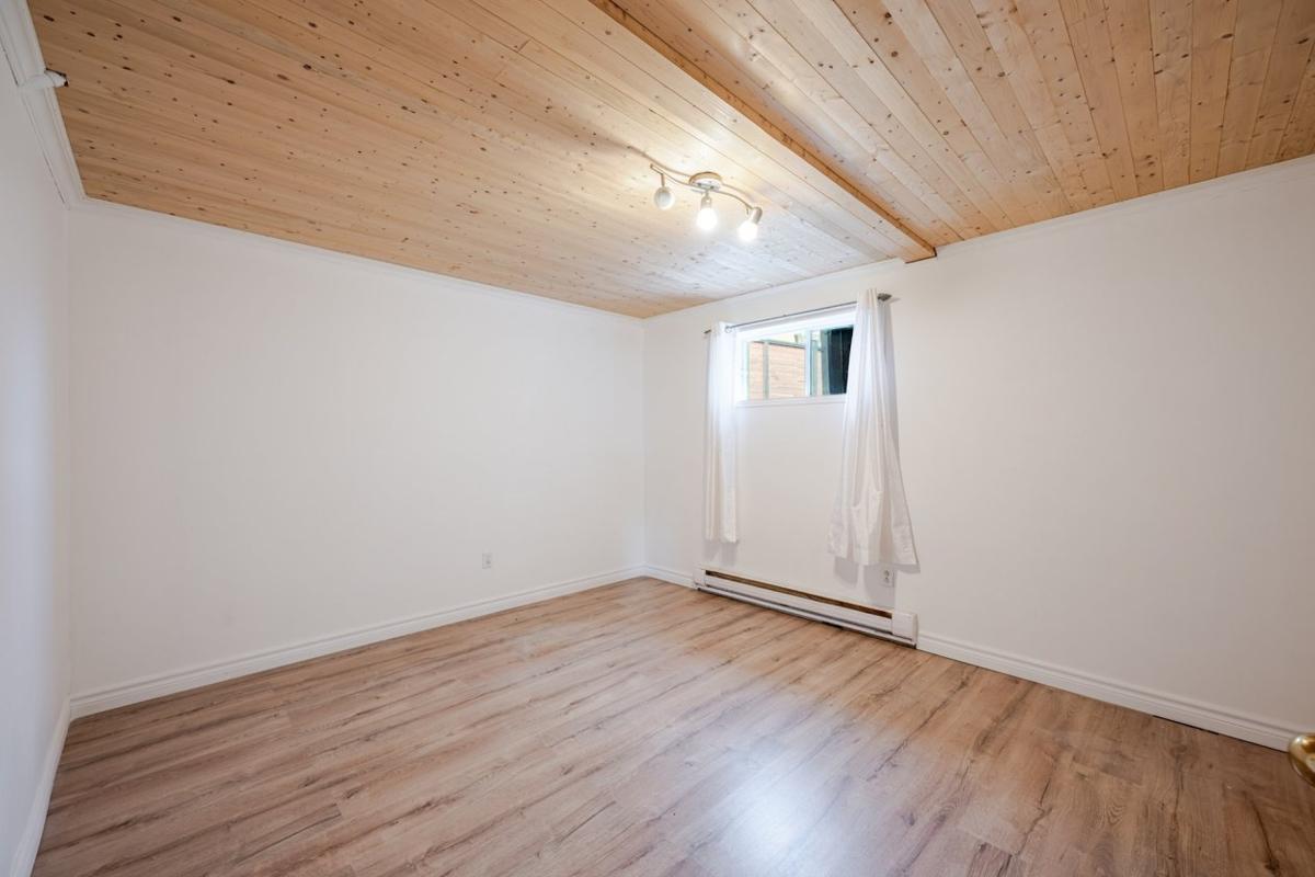 Dernière chambre du sous-sol