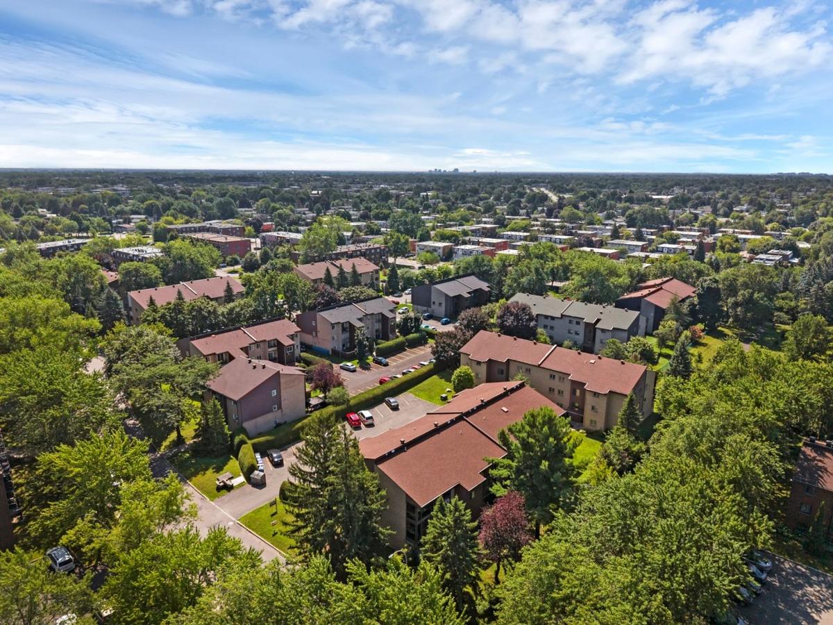 Vue aérienne du quartier verdoyant