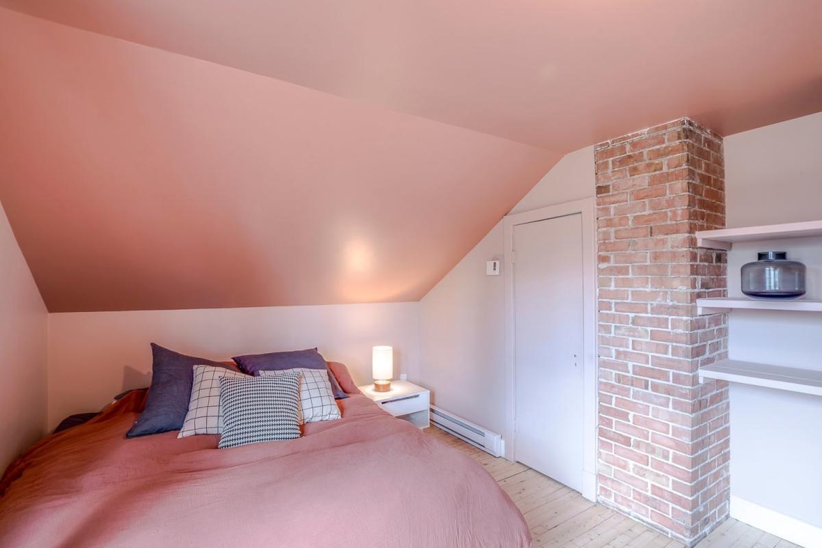 Autre angle de la chambre principale