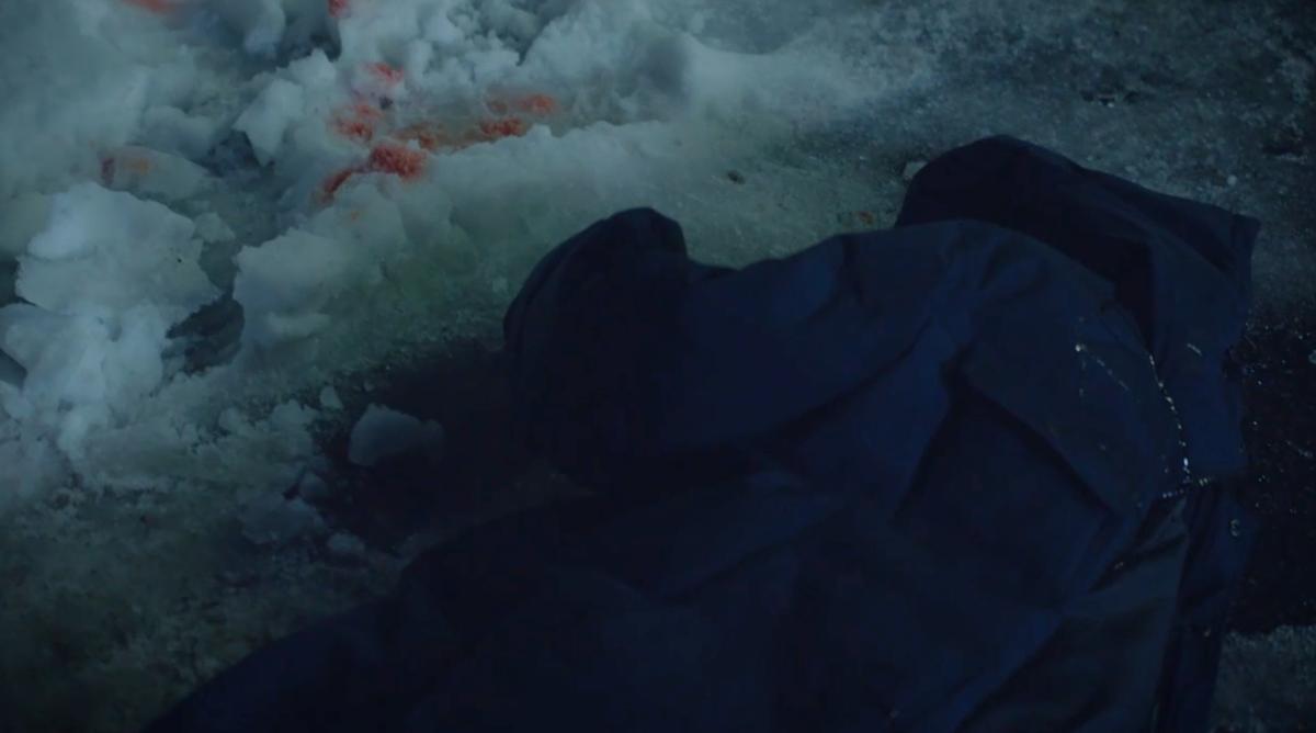 Manteau de Ti-Bill dans Indéfendable 