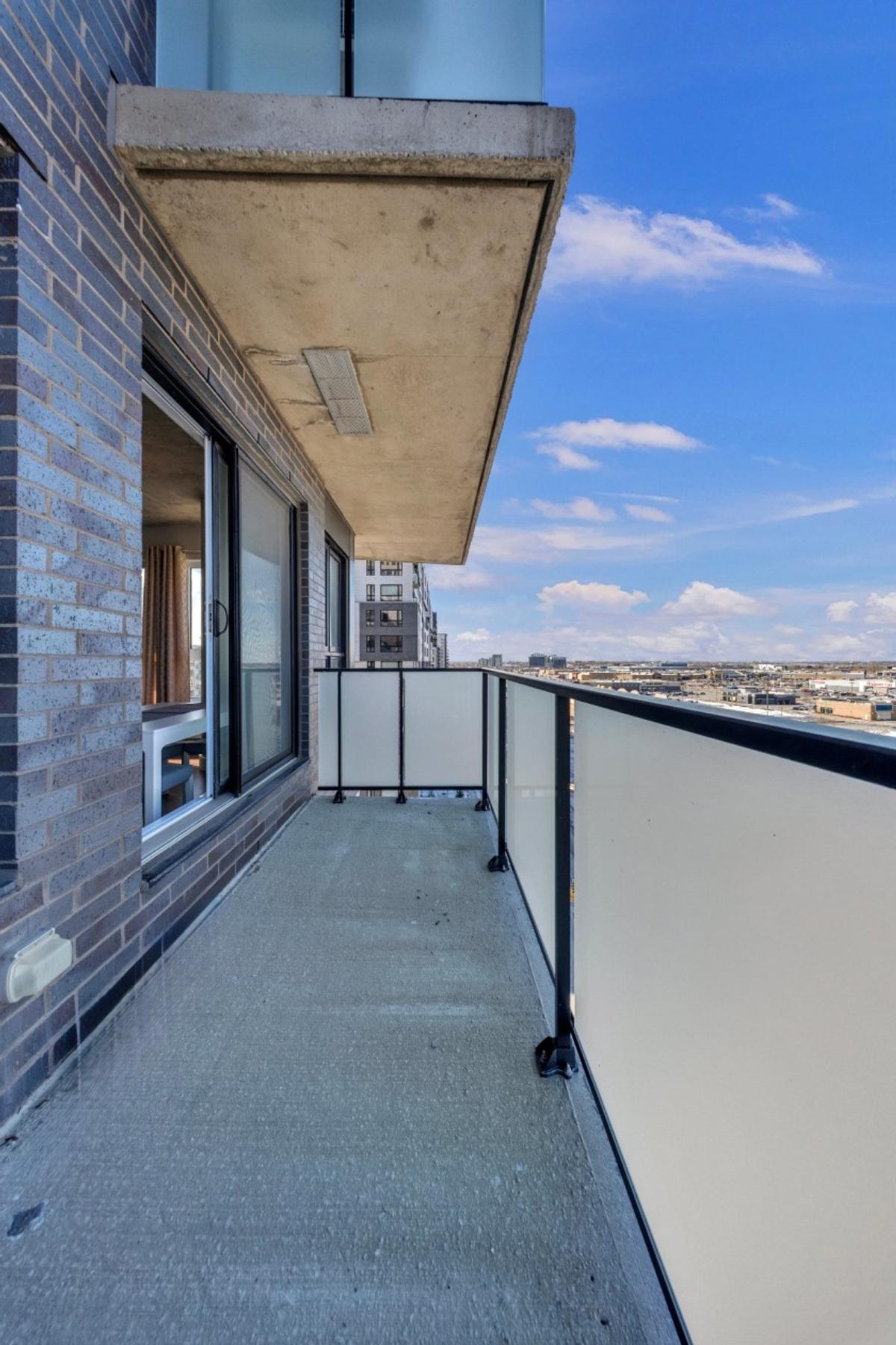 Balcon spacieux avec vue