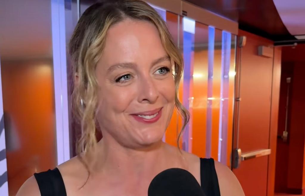 Julie Le Breton après avoir remporté un Gémeaux