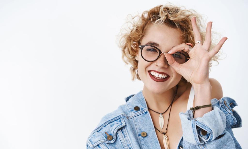 cookie_studio - Freepik, lunettes gratuites, gratuit