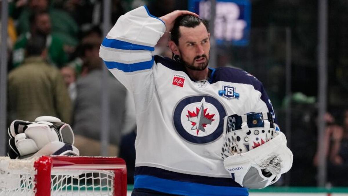 Connor Hellebuyck