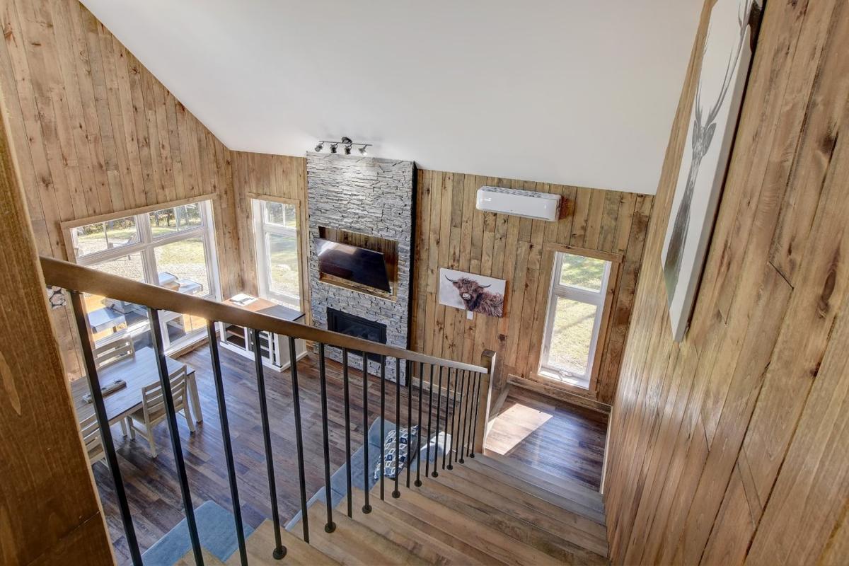 L'escalier menant à la mezzanine