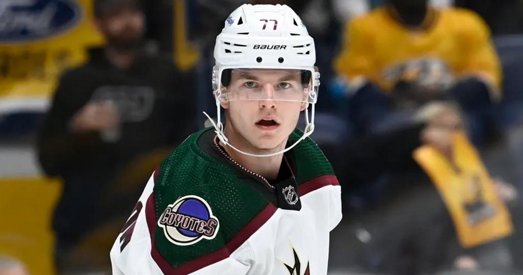 victor soderstrom with the Arizona Coyotes in February of 2023. Photograph by Mark Zaleski/AP