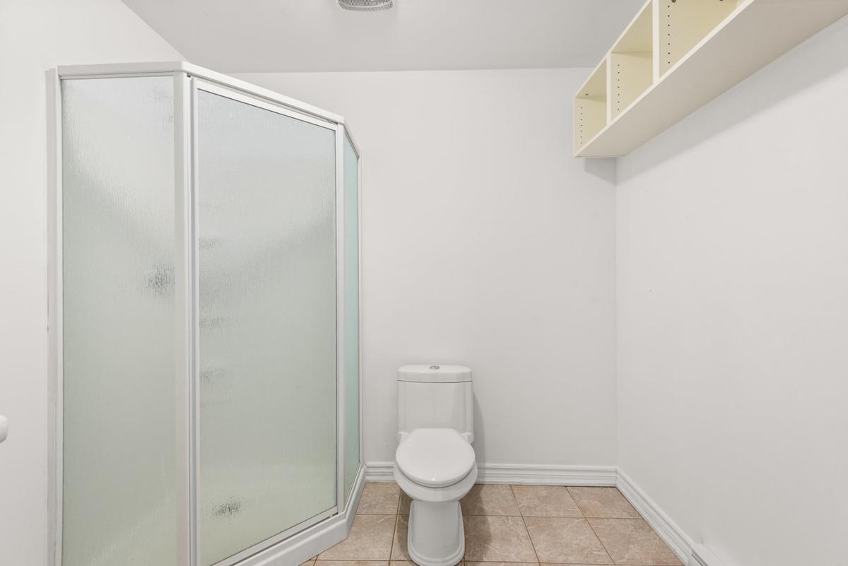 Salle de bain du sous-sol