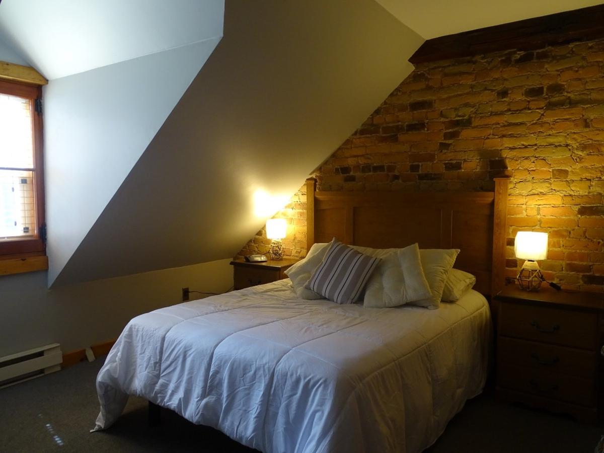 Chambre avec fenestration ancienne