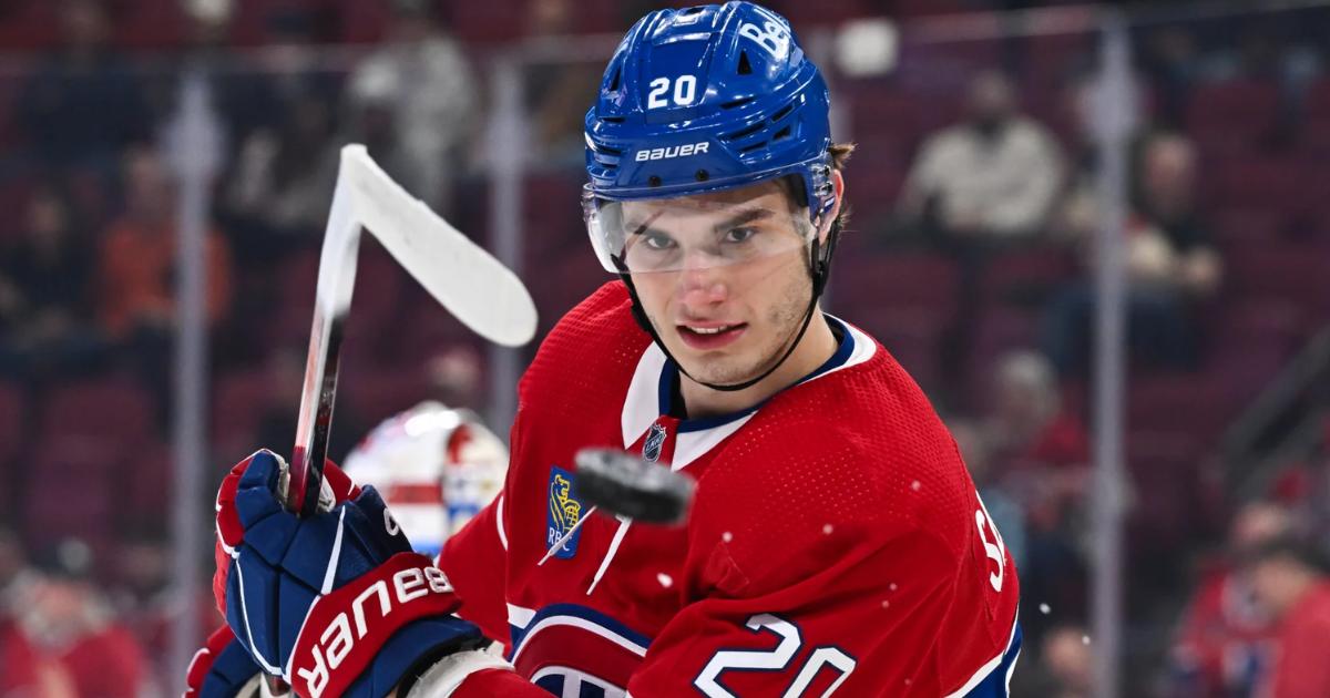 Juraj Slafkovsky chandail rouge close-up cool