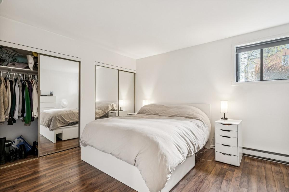 Lumineux, accueillant : un condo rez-de-jardin plein de charme au cœur du Village Saint-Louis à Lachine