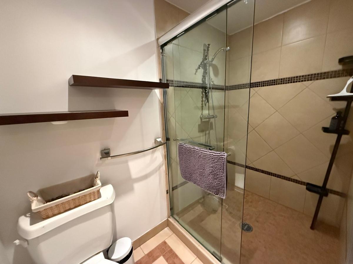 Détail de la salle de bain du logement