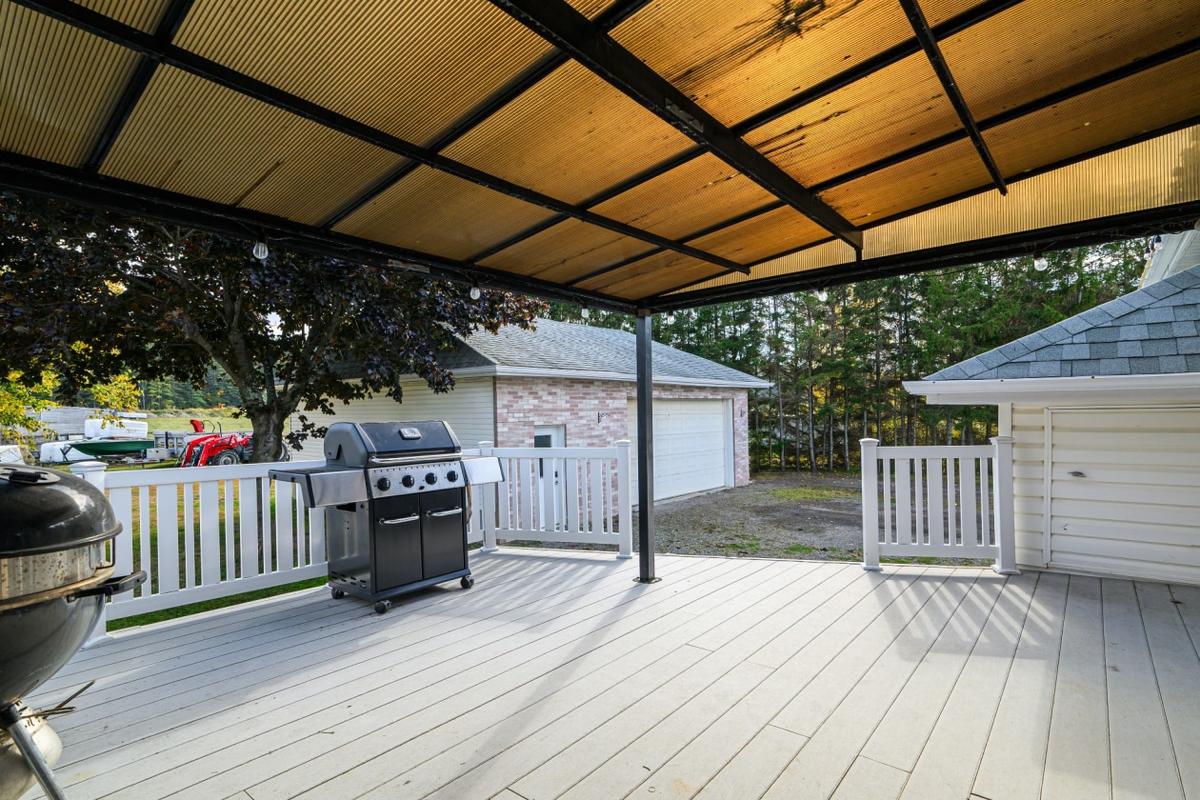 Terrasse arrière et panorama