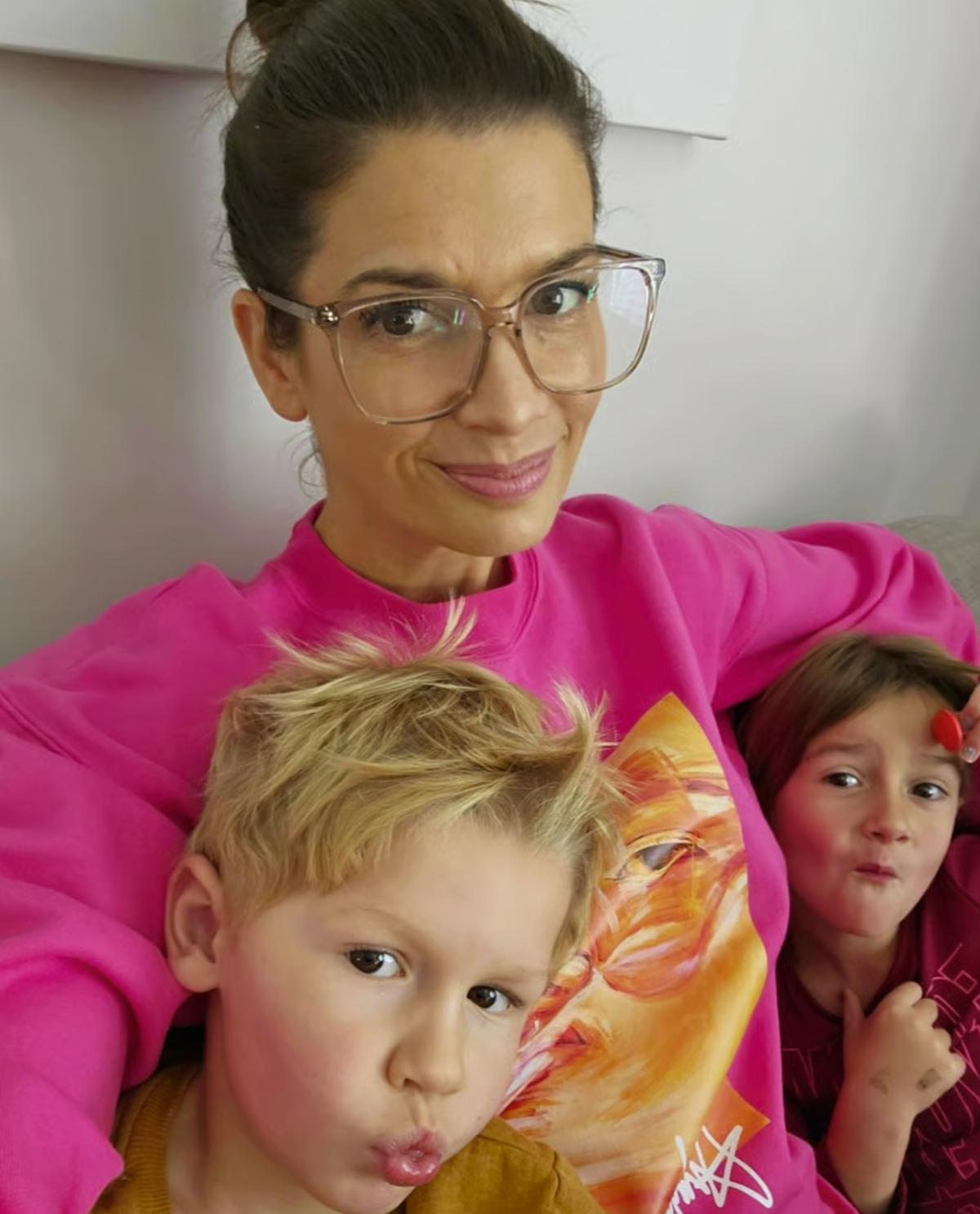 Geneviève Guilbault et ses deux enfants