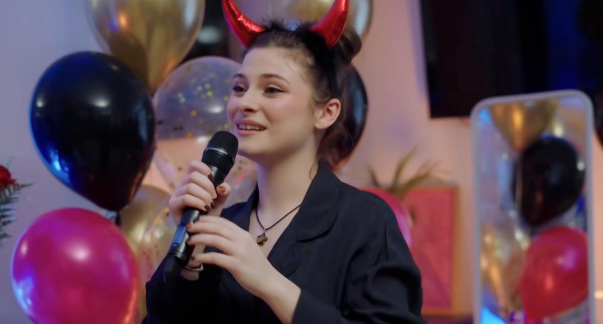 Mia Tinayre surprend Guy Jodoin