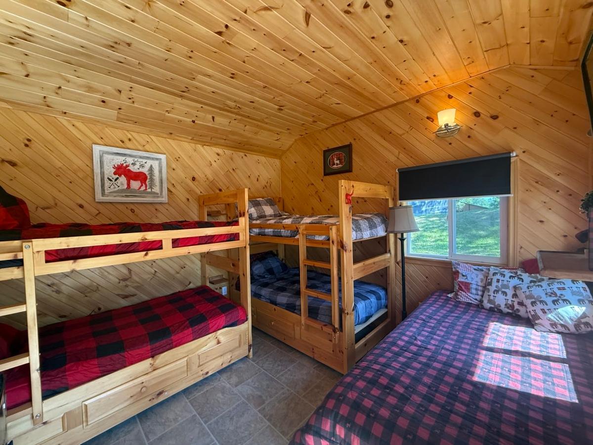 Une des chambres du chalet