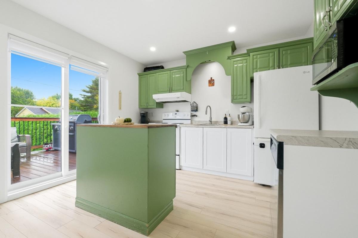 Espace cuisine et coin repas