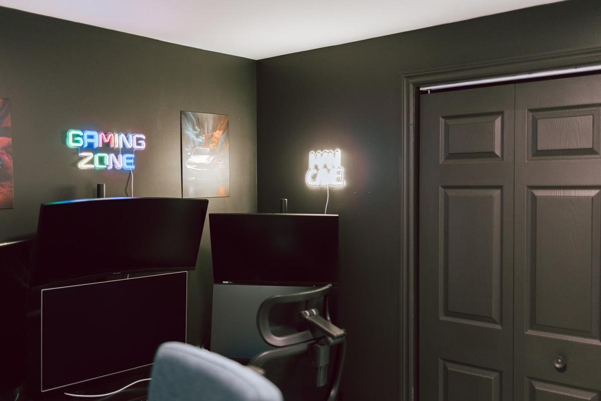 Bureau aménagé au sous-sol