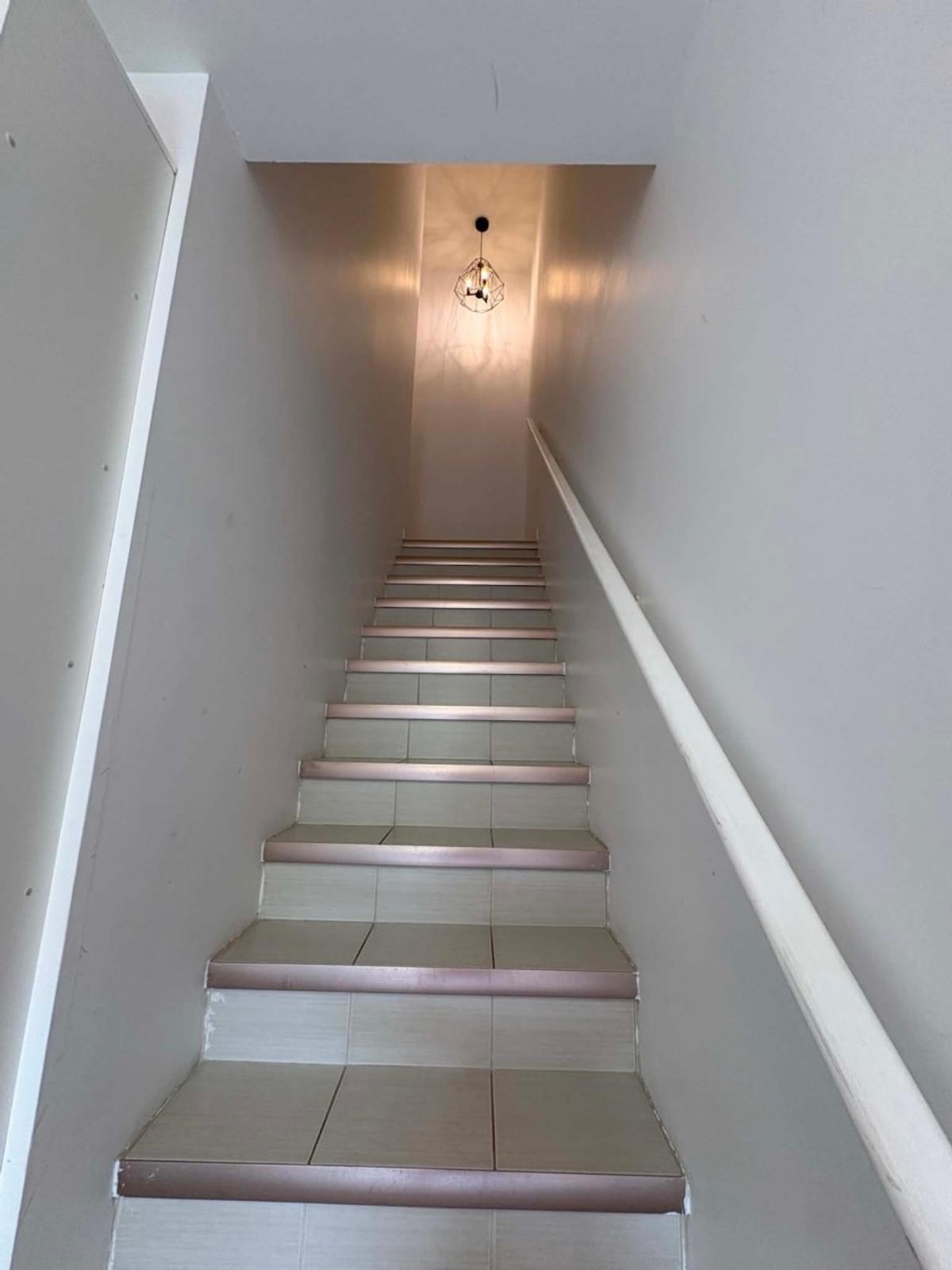 Escalier menant à l'intérieur