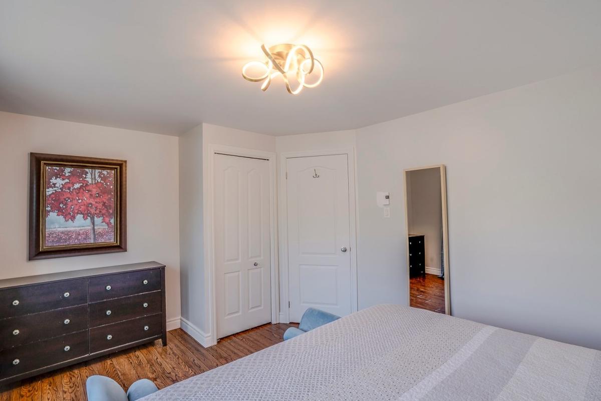 Seconde vue de la chambre à l'étage