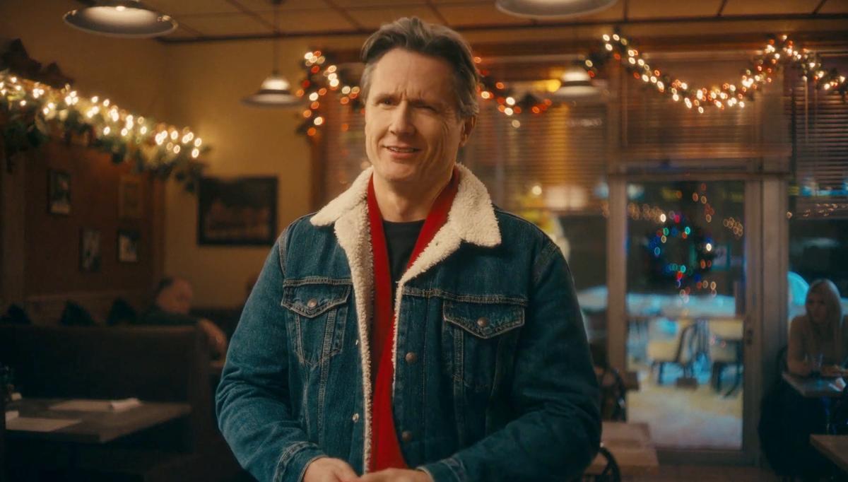 Simon Olivier Fecteau dans la publicité de Belair Direct diffusée pendant le Bye Bye 2025