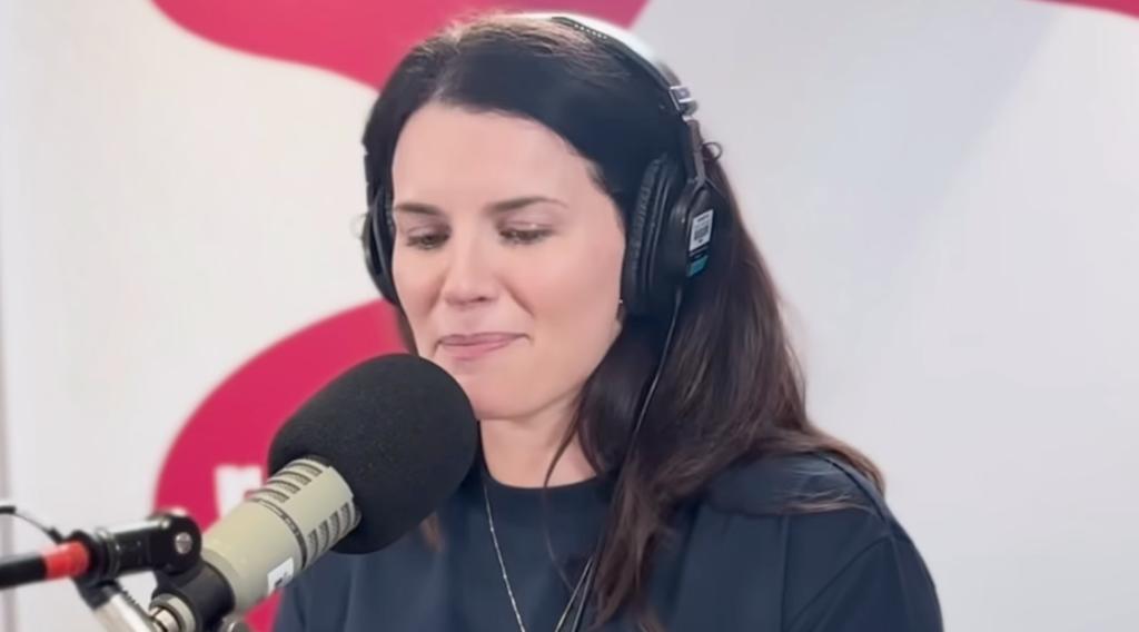 Marie-Ève Janvier lit une émouvante lettre pour la rentrée de sa fille 