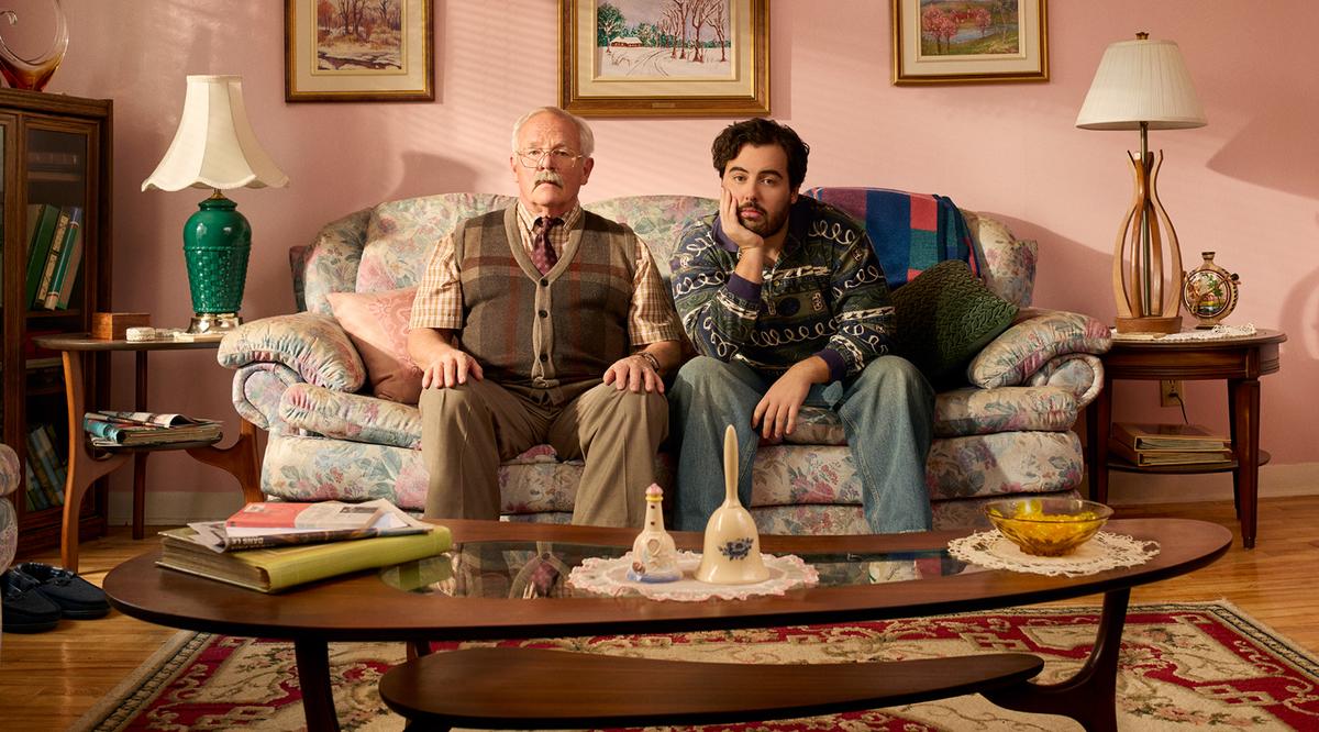 Luc Senay et Étienne Galloy dans Mon coloc de 80 ans