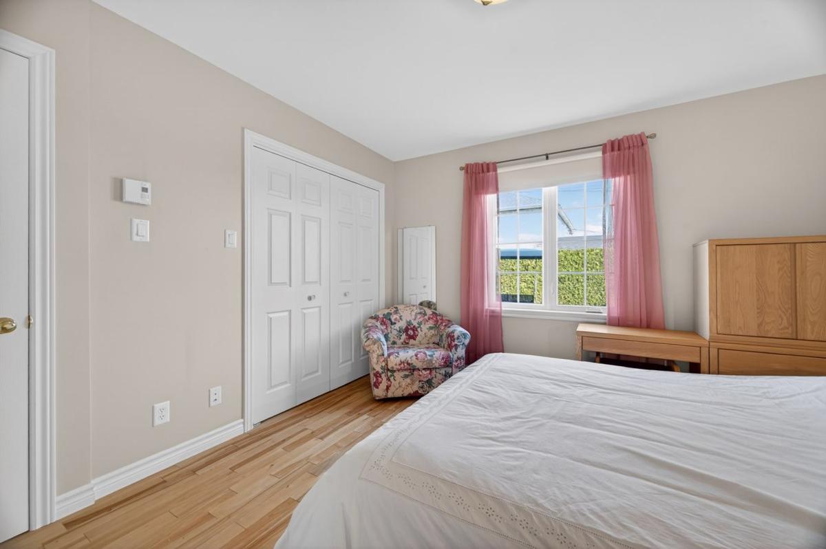 Autre vue de la chambre principale
