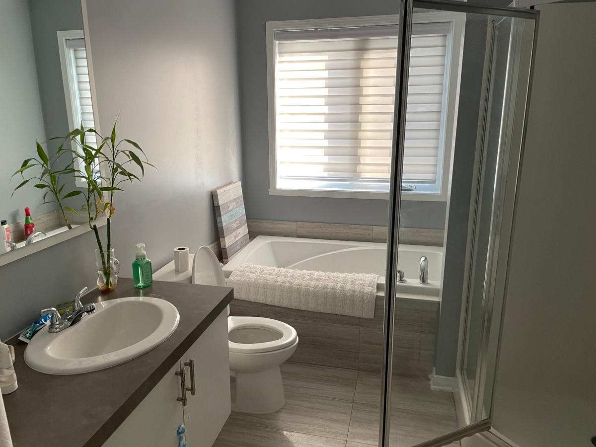 Salle de bain de l'étage