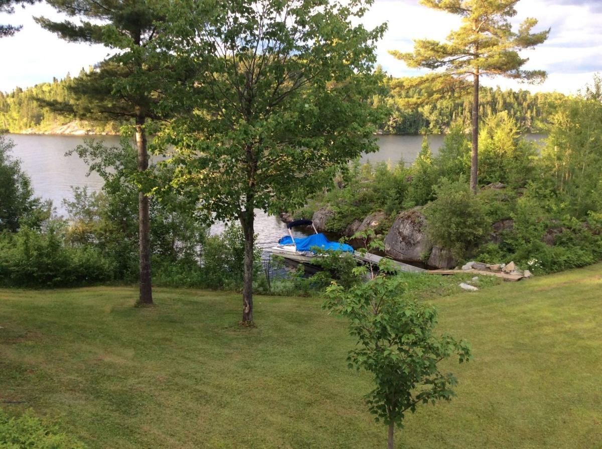 Le lac vu depuis la propriété