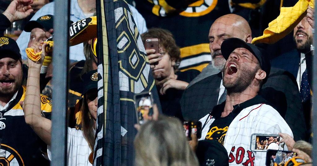 Julian Edelman screams at Bruins game.