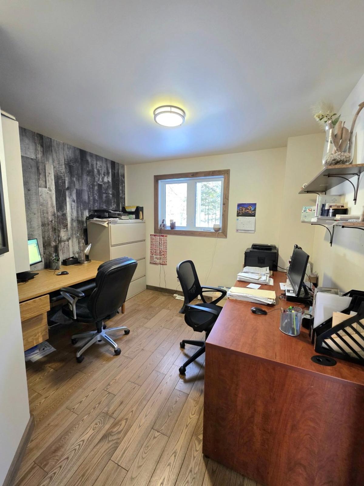 Bureau au sous-sol