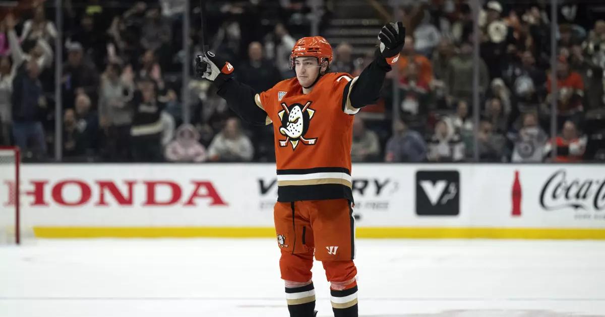 Frank Vatrano-Anaheim Ducks-Kyusung Gong-Associated Press