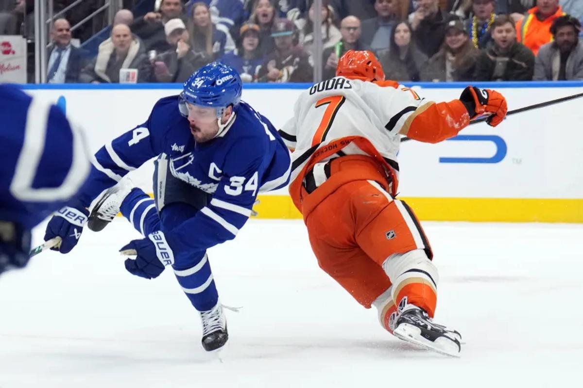 Radko Gudas' hit on Auston Matthews 