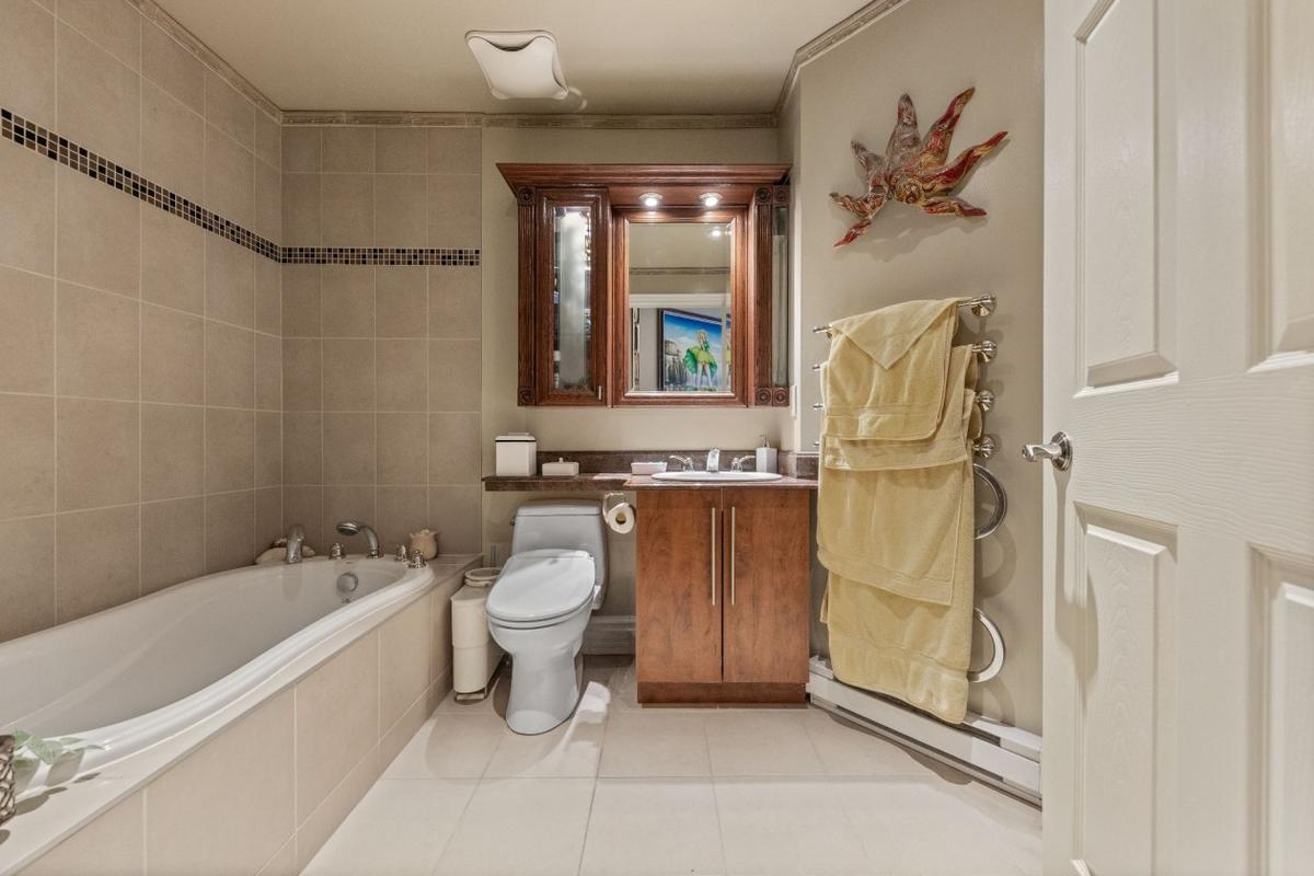 Salle de bain aux finitions soignées