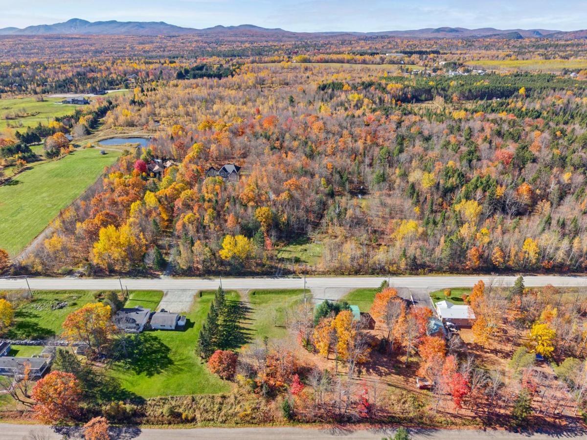 Vue aérienne latérale de la propriété