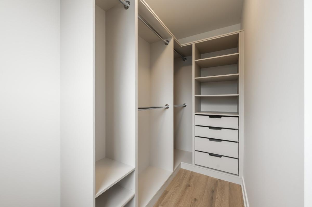 Penderie de la deuxième chambre