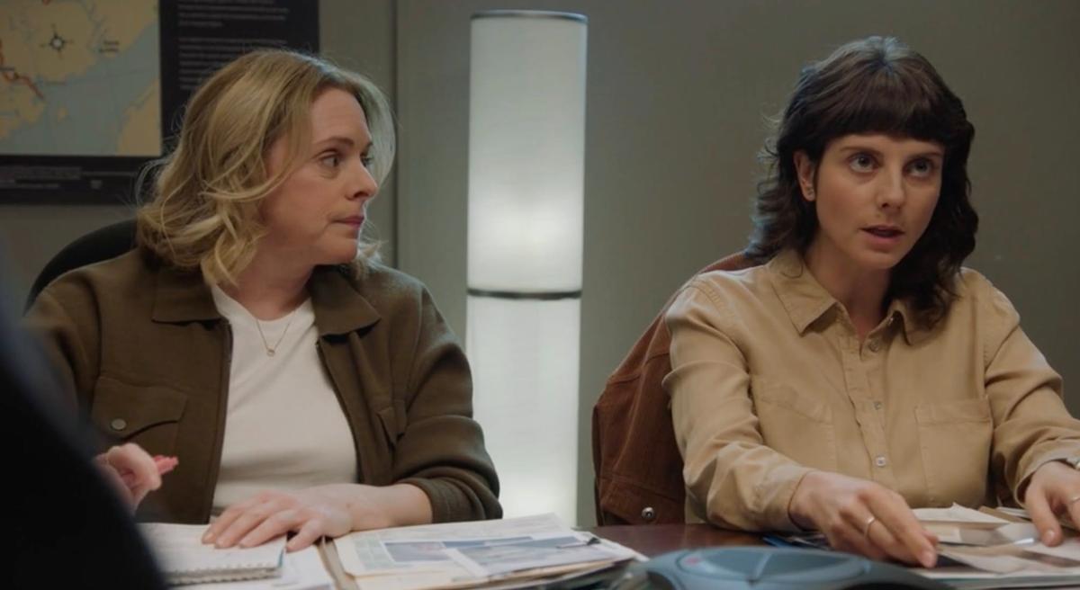 Catherine Trudeau et Valérie Tellos dans Antigang