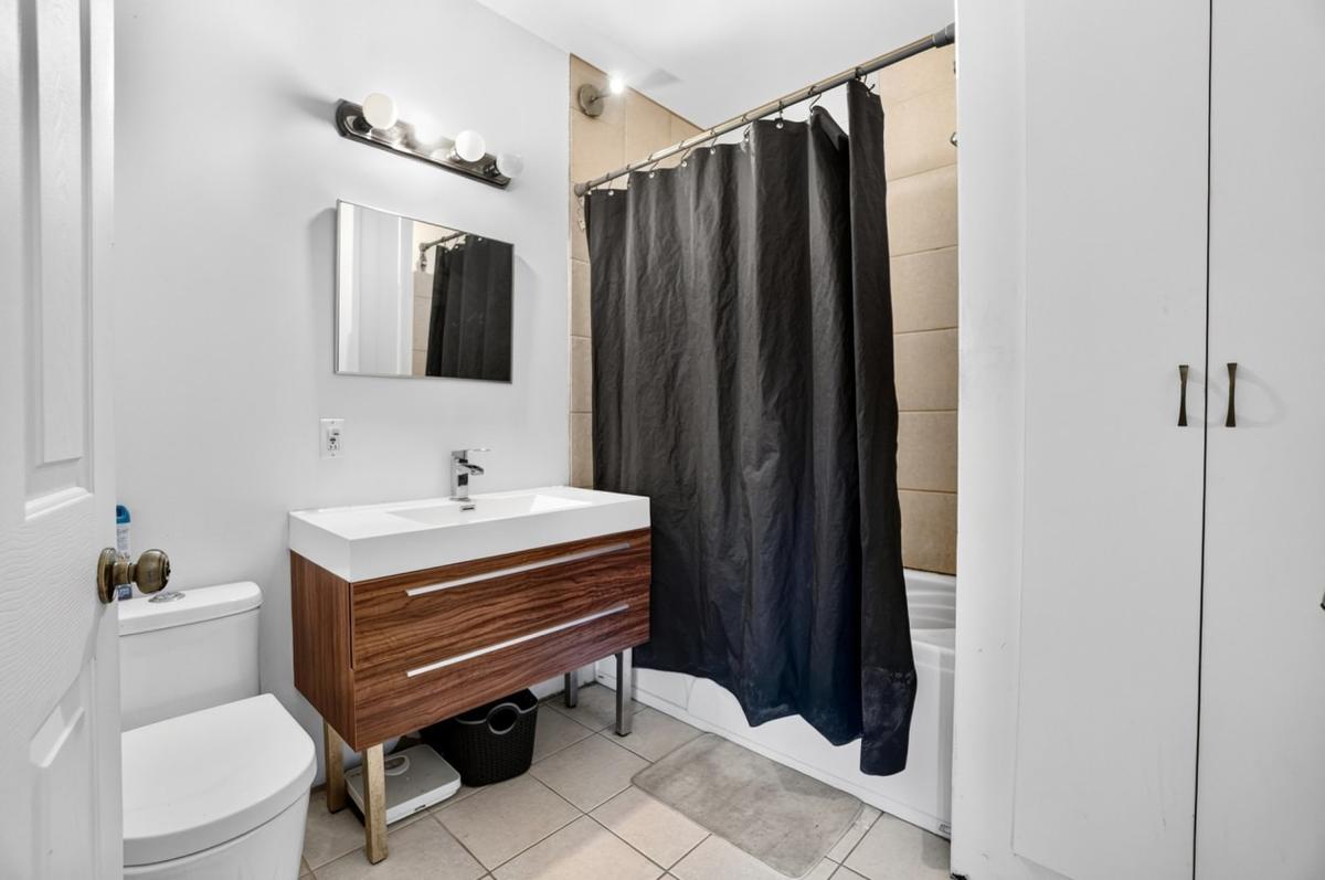 Salle de bains de la partie intergénérationnelle