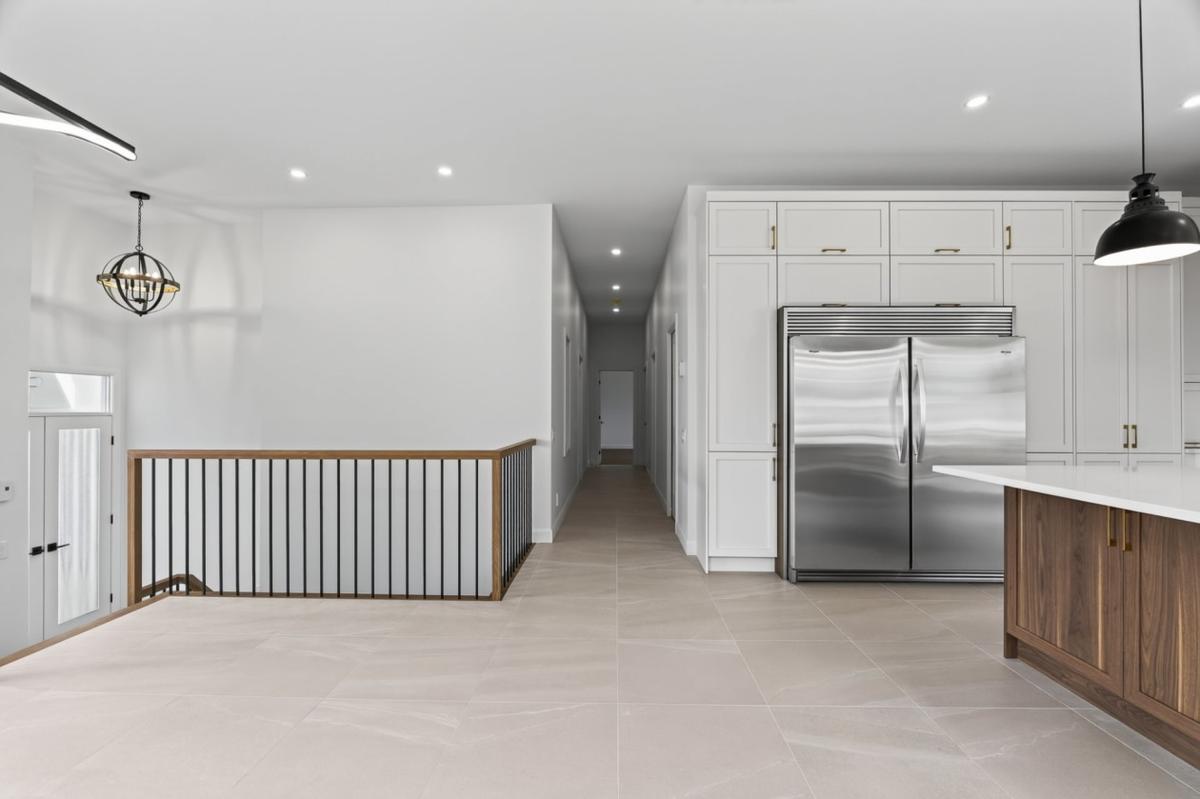 Salle à manger, perspective complémentaire