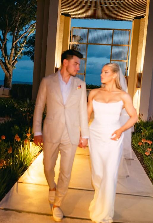 Nick Suzuki et sa femme