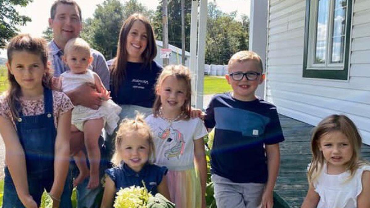 Jessyca et Jérôme avec leur belle grande famille