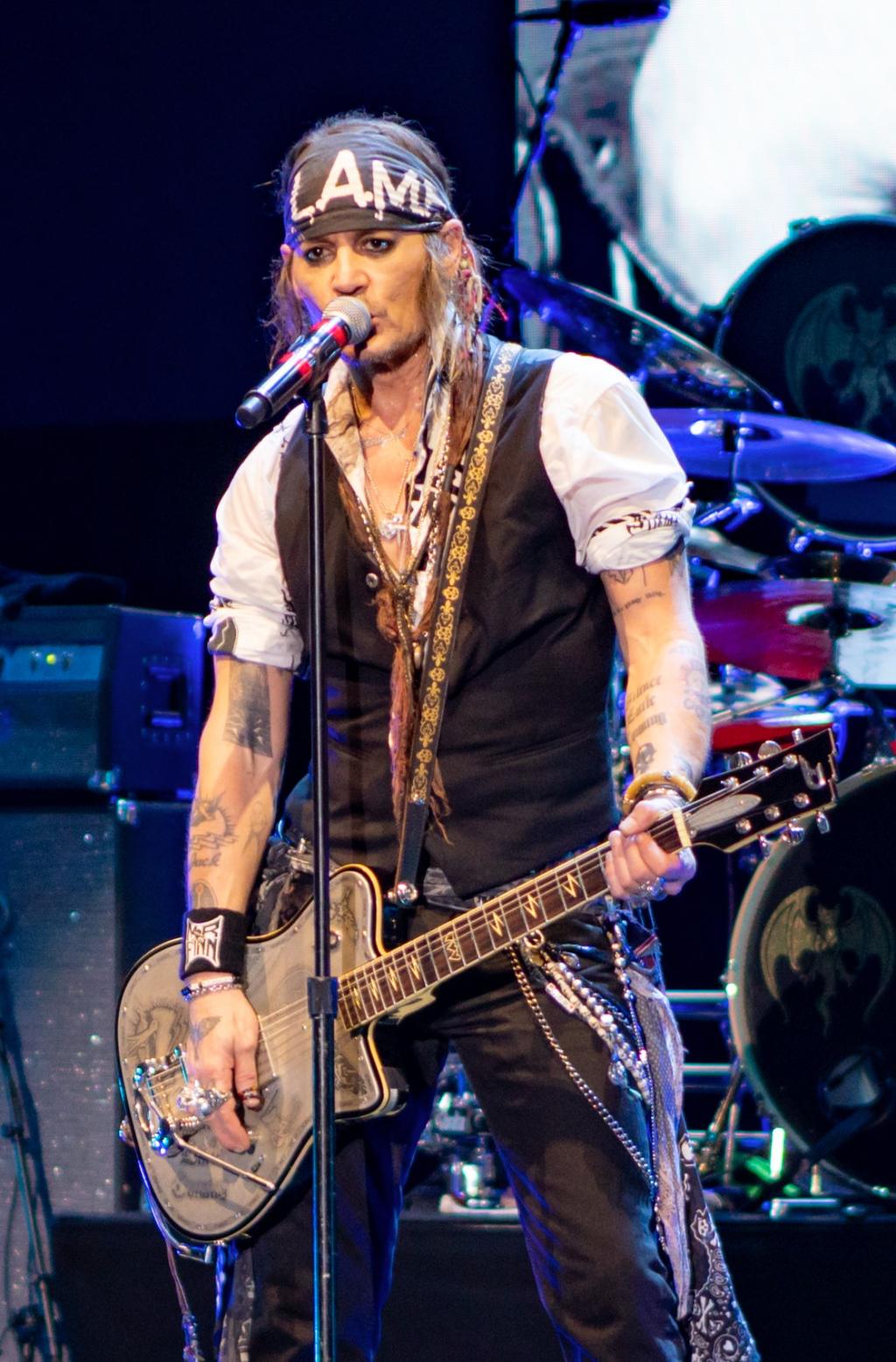 Johnny Depp lors d'un spectacle au Wembley Arena en 2018