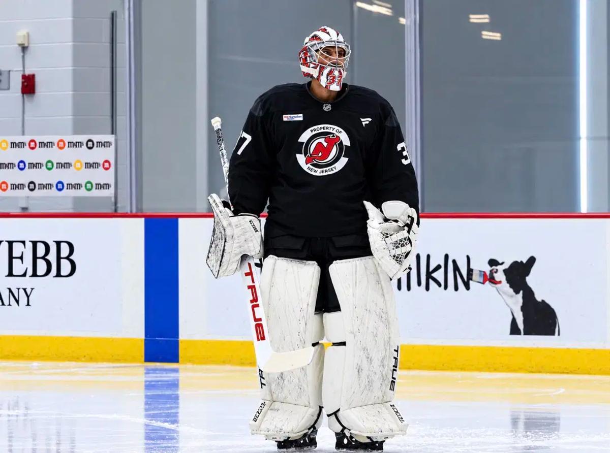 Connor Hellebuyck