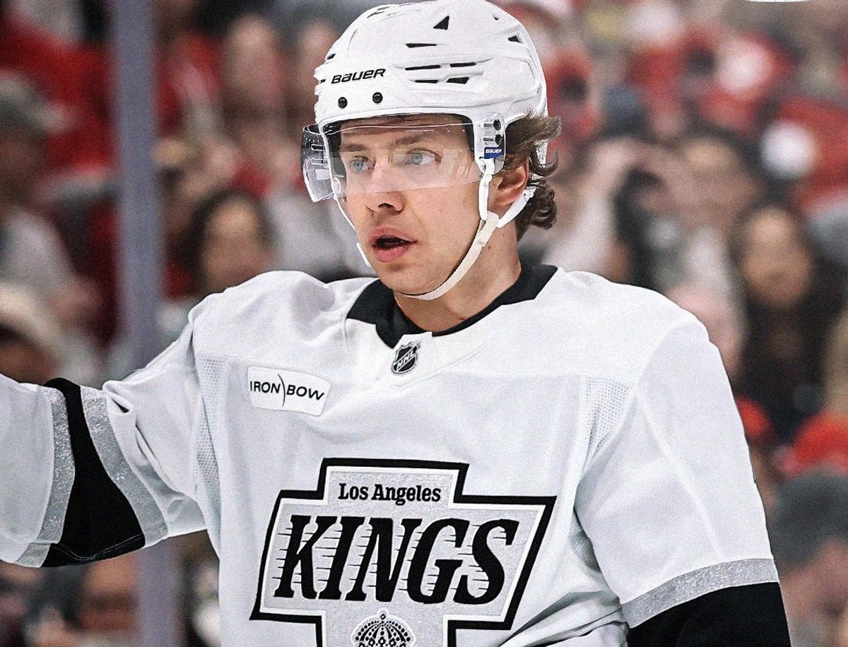 Artemi Panarin, in Kings' uniform, trending. 